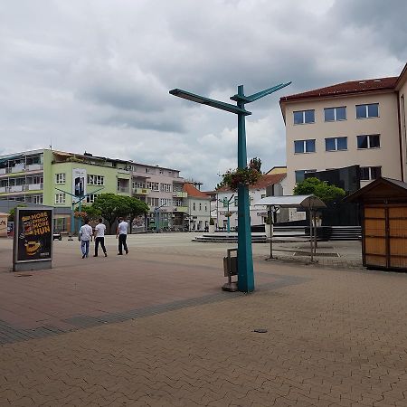 Roses Apartment Bihać Екстериор снимка