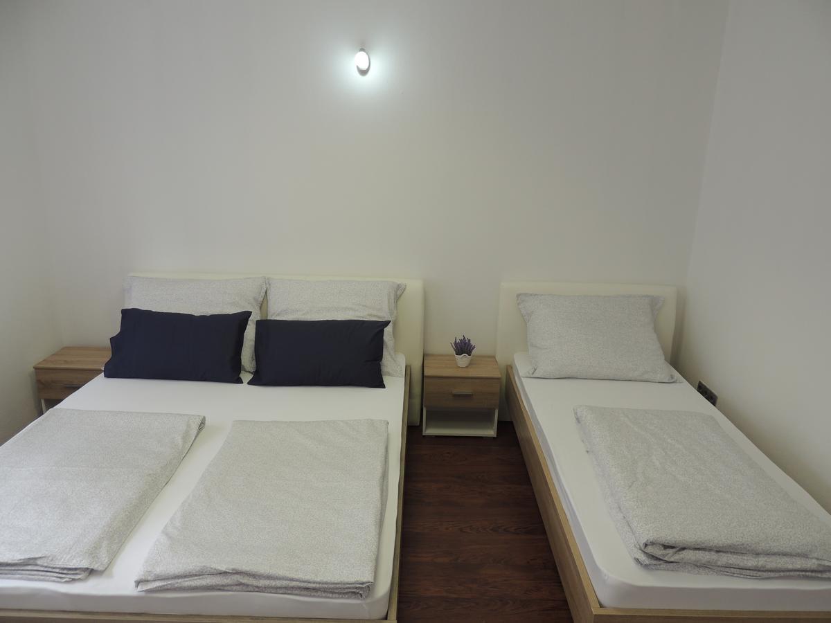 Roses Apartment Bihać Екстериор снимка