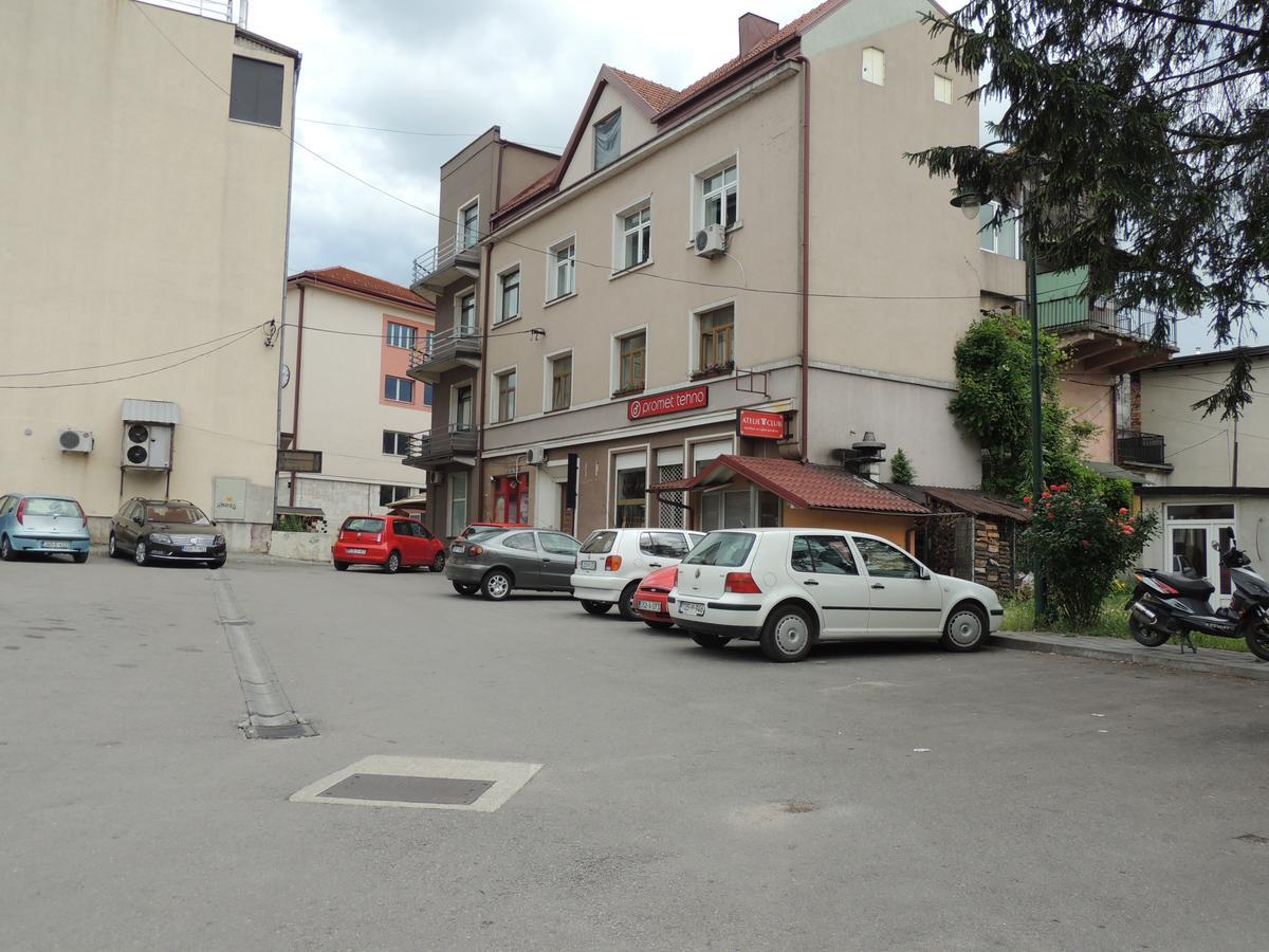 Roses Apartment Bihać Екстериор снимка